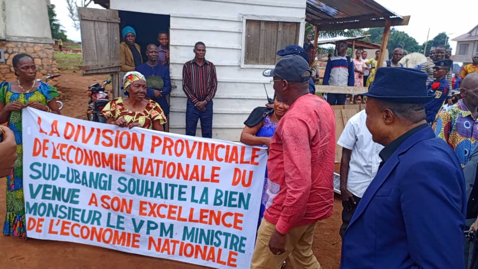 Sud-Ubangi : Daniel Mukoko Samba en mission de terrain pour dynamiser les leviers du développement local