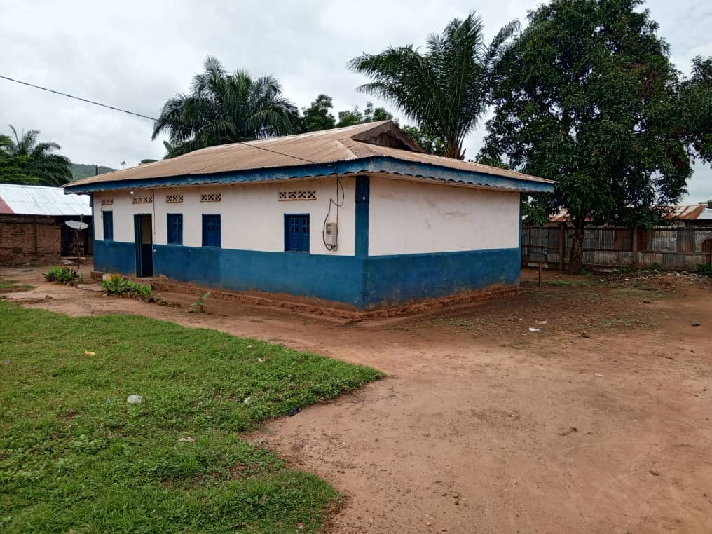 EDU-NC/SUD-UBANGI : L'IPP Émile KIMPUMPU MUNKINA arrache son entité sous l'emprise du bailleur 

